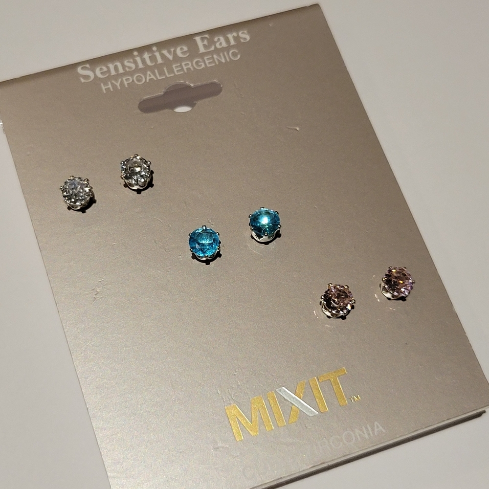 3 Pairs of Mixit Cubic Zircon Stud Earrings - Picture 6 of 8